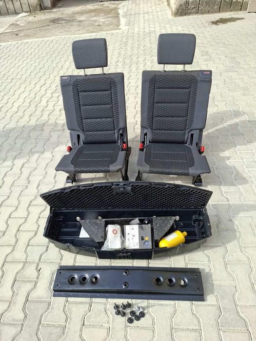 Седалки от трети ред на VW TOURAN 2009