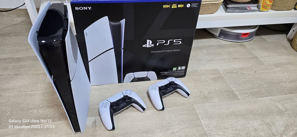 Ps5 новая,два геймпада.