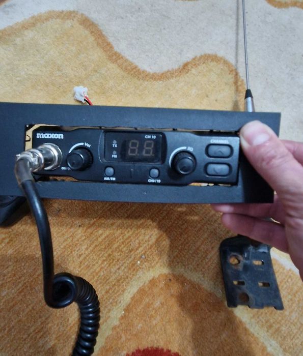 Statie radio CB Maxon CM10 cu squelch automat