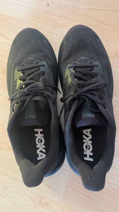 Hoka Clifton 10 Full Black nr. 44 – stare excelentă