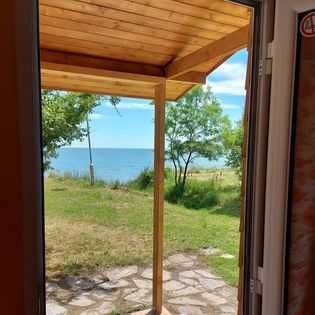 Бунгала на брега на морето