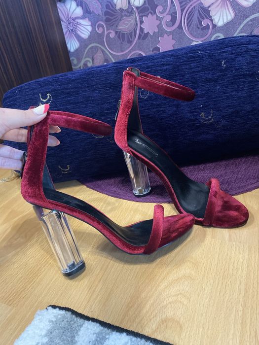 Shoe aquarium сандали на висок прозрачен ток в два цвята Zara