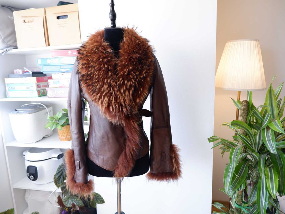 Geaca scurta din piele cu blanita naturala