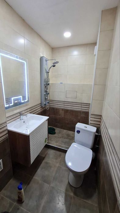 Лепене на плочки и ремонт на бани