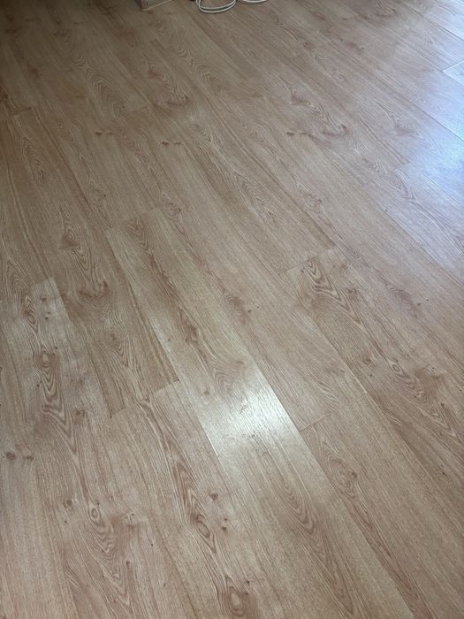 Б/у ламинат продам ……