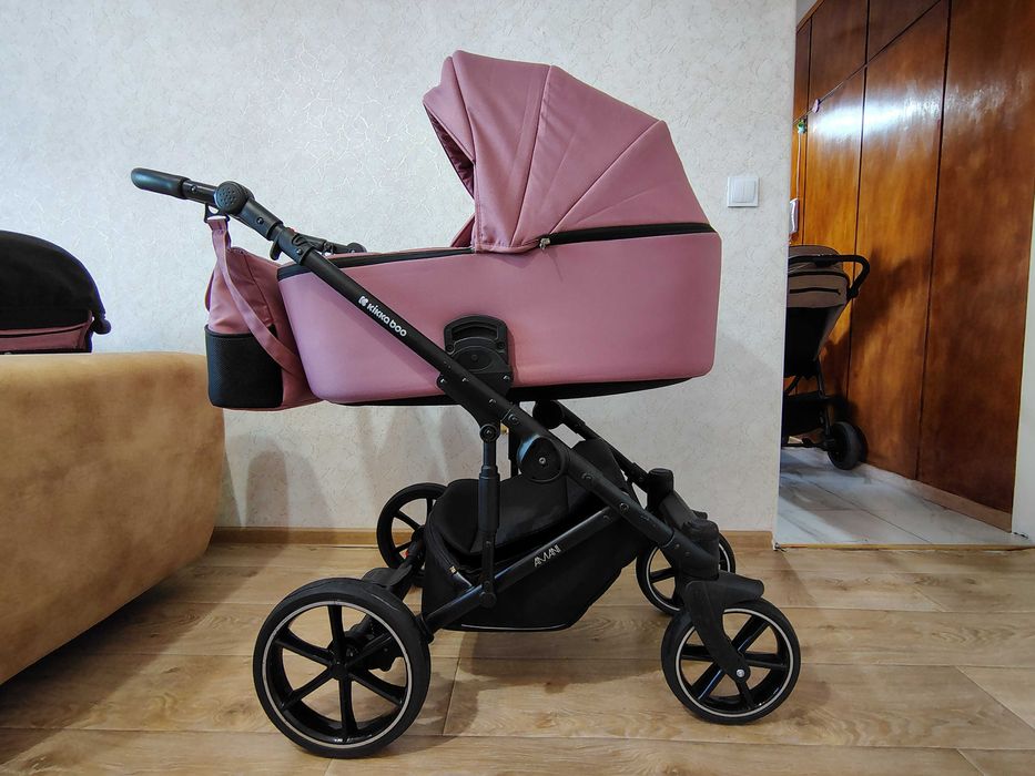 Продавам количка KIKKA BOO Комбинирана количка 2в1 AMANI PINK