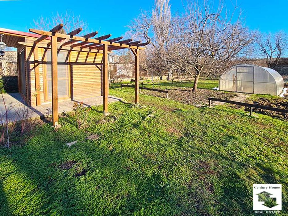 116256 ЕКСКЛУЗИВНО! Реновирана къща с гараж в центъра на с. Балван