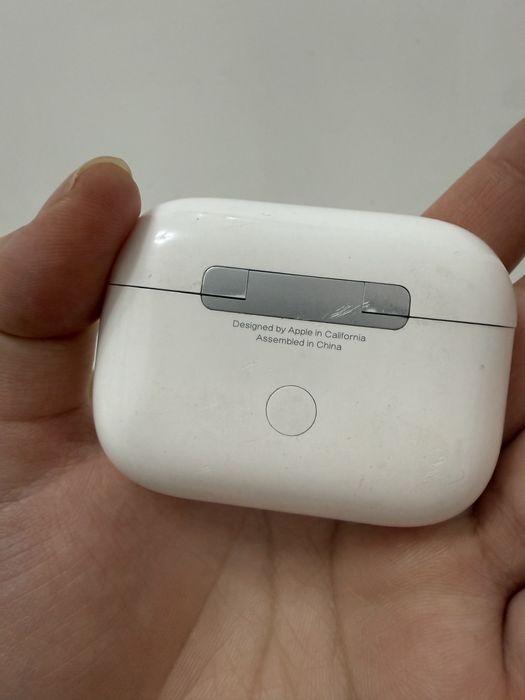 Продаю Apple AirPods Pro