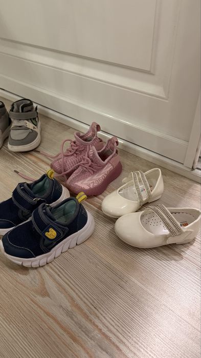 Детские кроссовки