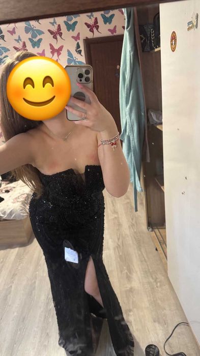Абитурентска рокля чисно нова