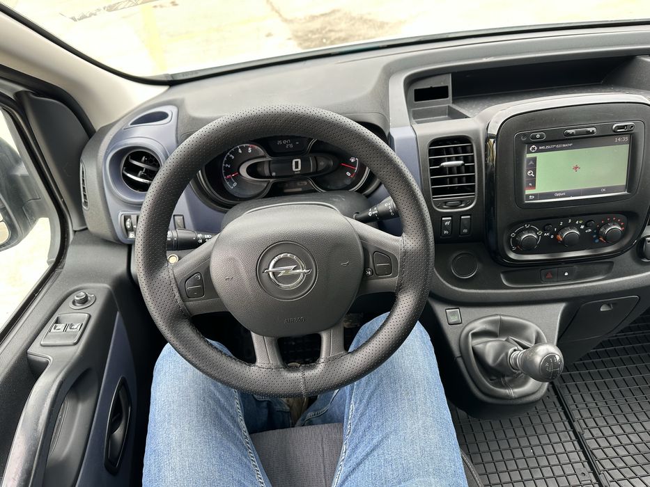 Vand Opel Vivaro,2017,euro 6,import Olanda,carte service la zi,led