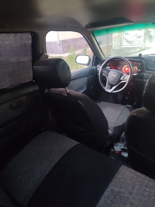 Nexia 1 1.5 sons sotiladi 1.900$ kami bor