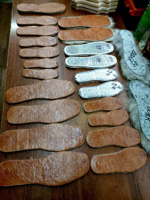 Стельки из натурального меха.