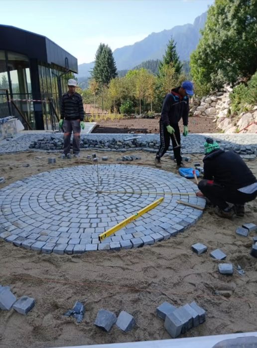 Vând piatră cubică naturală de pavaj istoric și montez