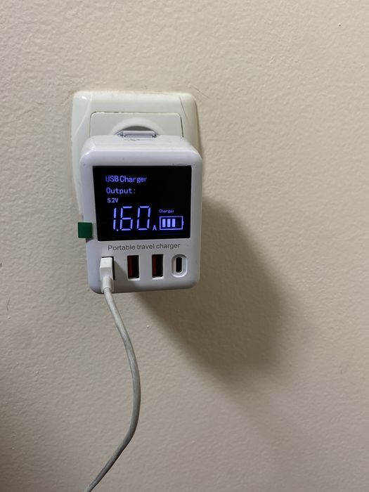 Универсальная Зарядное устройсво