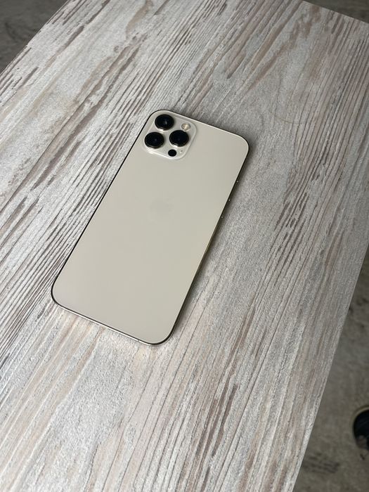 Подам iphone 12 pro max(Айфон 12 про макс)