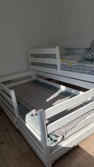 Продам двухярусный детский кровать