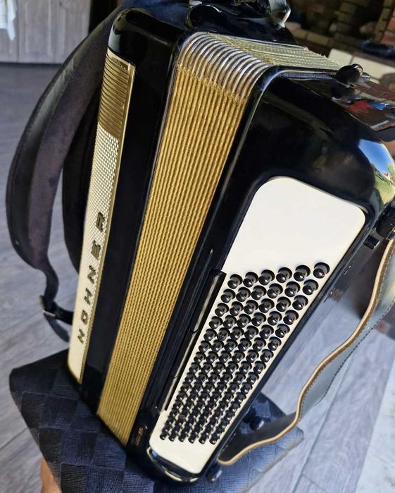 Acordeon Hohner Lucia 4 P  96 bași negru