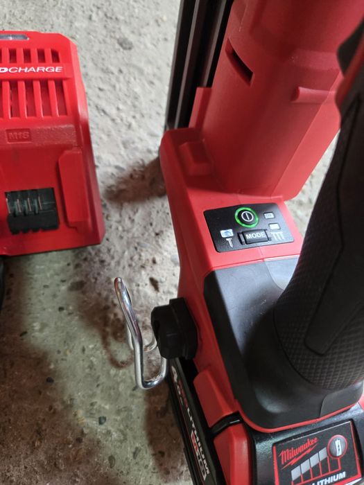Pistol cuie Milwaukee M18 FN18GS Fuel