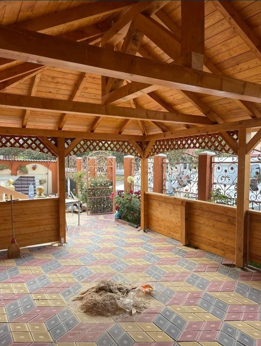 Construcții foișoare terase pergole gărdulețe din lemn 
Suntem o echip