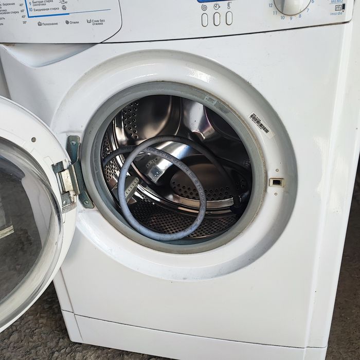 Продам стиральную машину Индезит