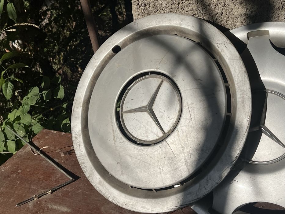 Продам оригинальные калпаки Мерседеса