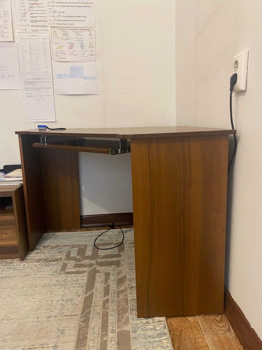 Угловой стол, компьютерный стол