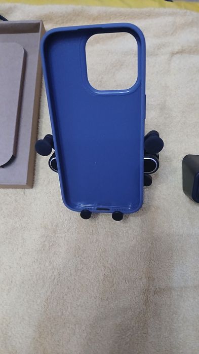 Нов holdit калъф за iPhone 16 Pro и стойка за телефон за 25