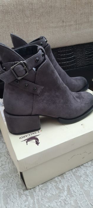 Продам демисезонные ботинки!