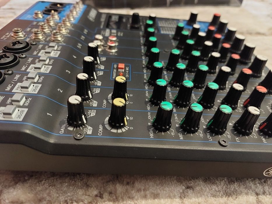 Vând mixer Yamaha MG10 XU  nou