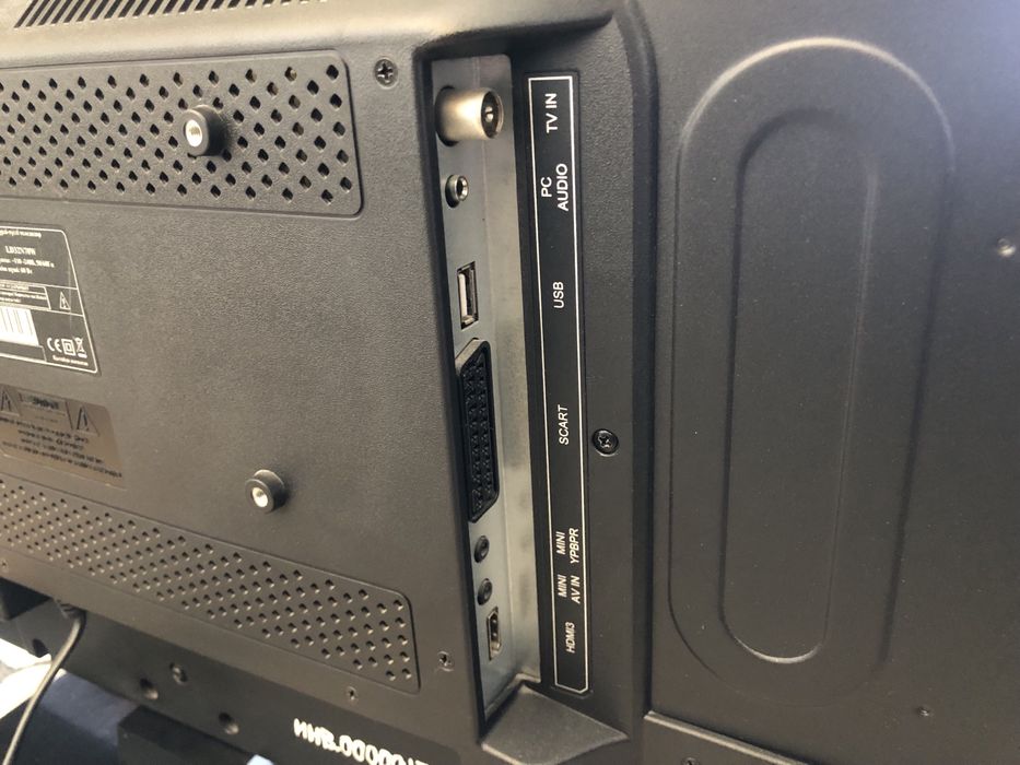 Продается телевизор Elenberg