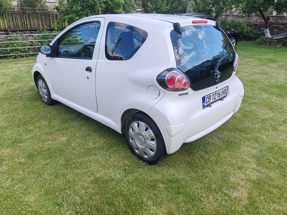 Toyota AYGO, 1.0 куб., 2012 г.