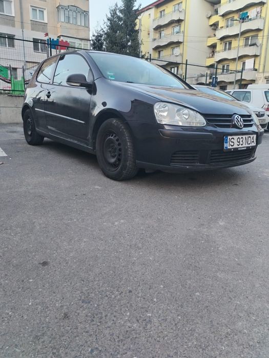 Vând Volkswagen Golf 5