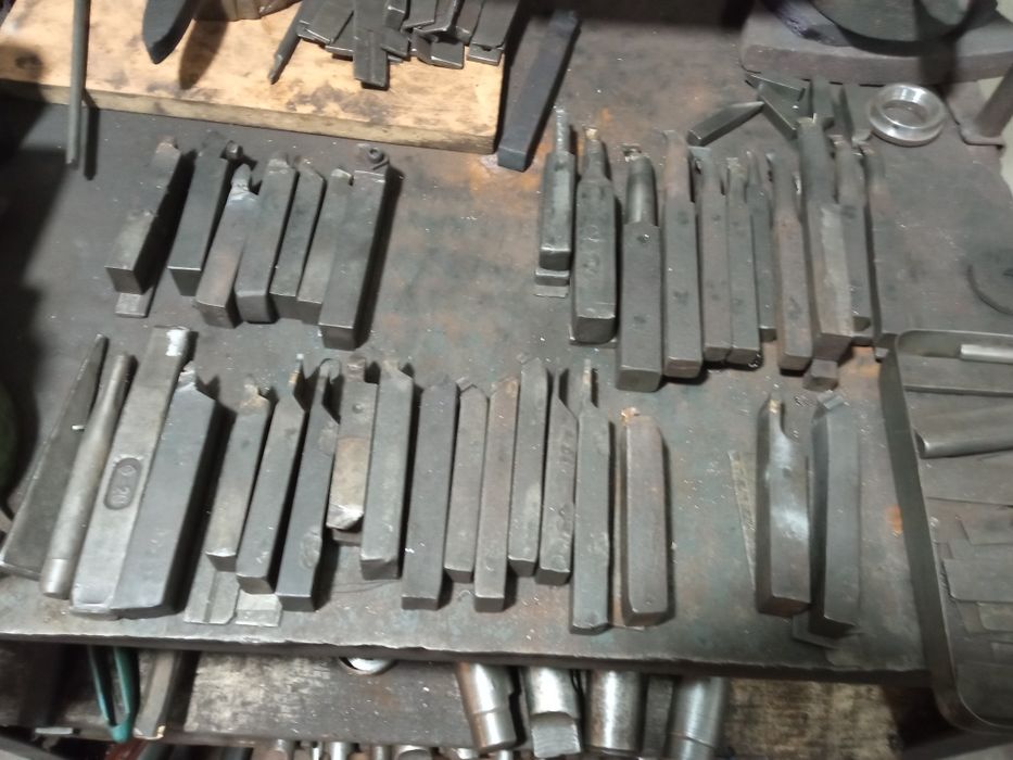 Токарный инструмент