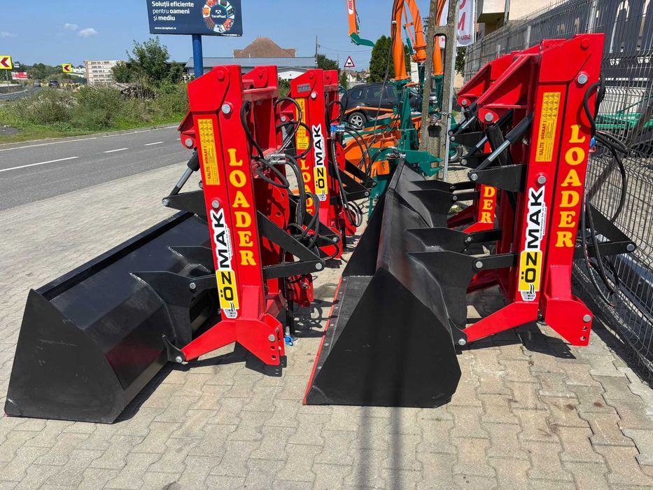 Incarcator tractor atasabil in spate