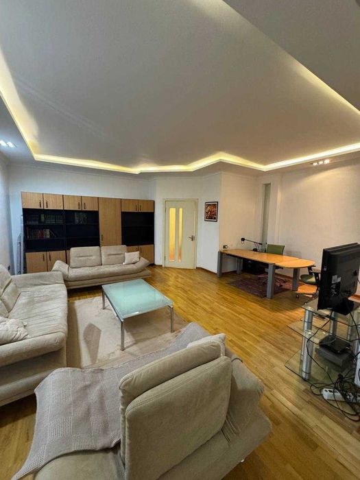 Продается Квартира на Ц-1 2/2/4, орентир кафе студио.