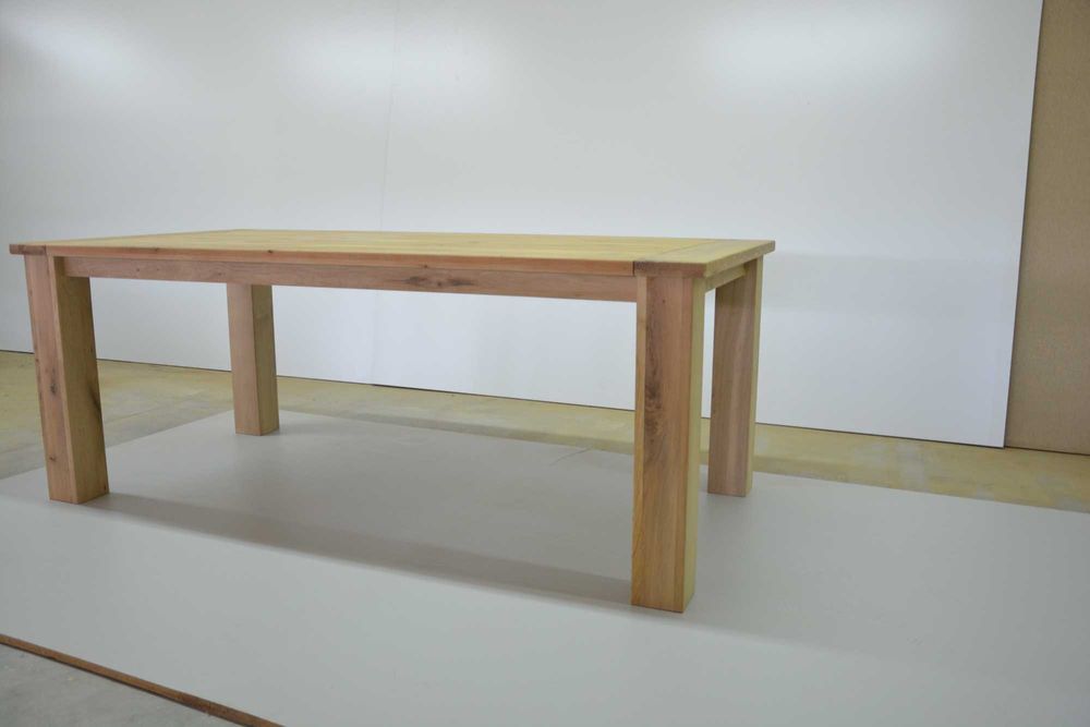 Масивни дъбови маси