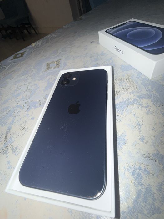 айфон 12 обычрый