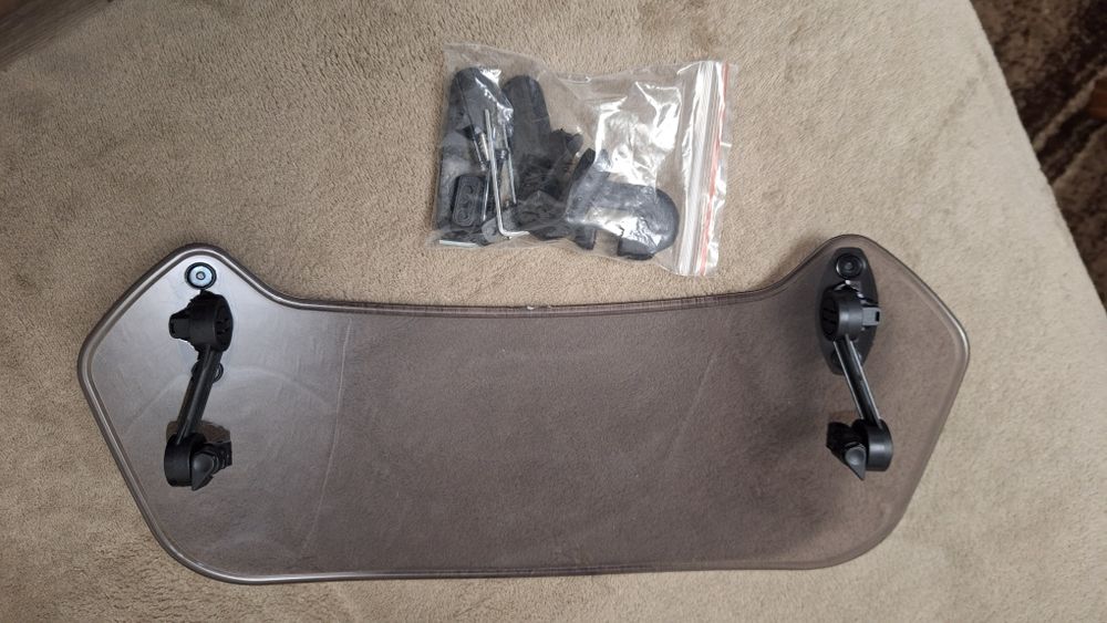 Универсален дефлектор за мотоциклет.