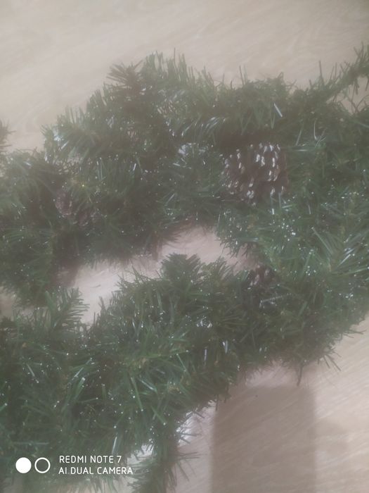 Ёлочные ветки гирлянда