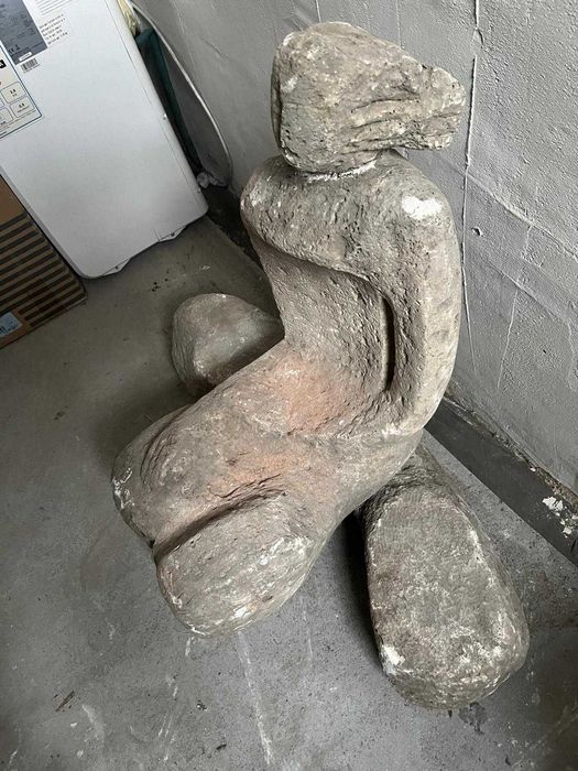 Vand statueta din piatra