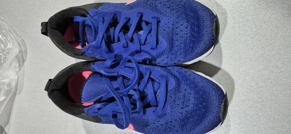 Маратонки Nike 5 чифта