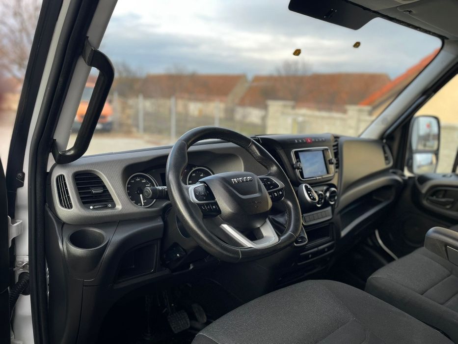 Iveco daily 2 buc manual si automat  15 euro paleti An 2022 cât B  3.5