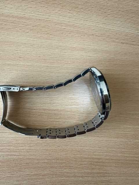 Елегантен мъжки часовник Casio Beside BEM-118 – Тънък профил, класически стил