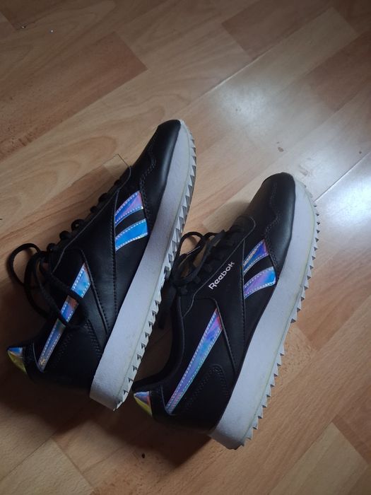 Pantofi reebok cu talpa inalta