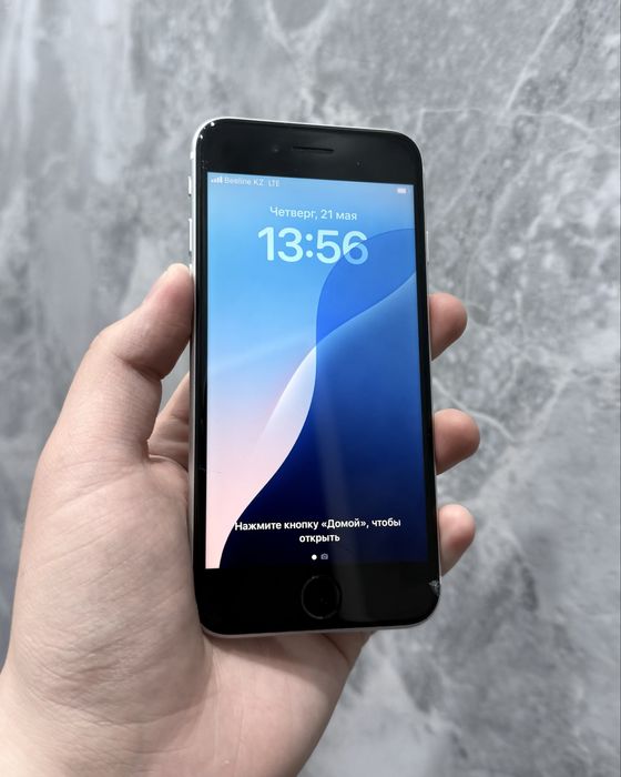 Продам Iphone SE 2