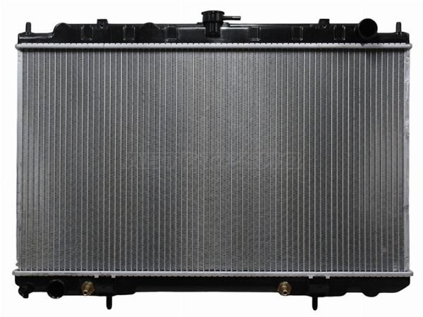 Радиатор Nissan Tino