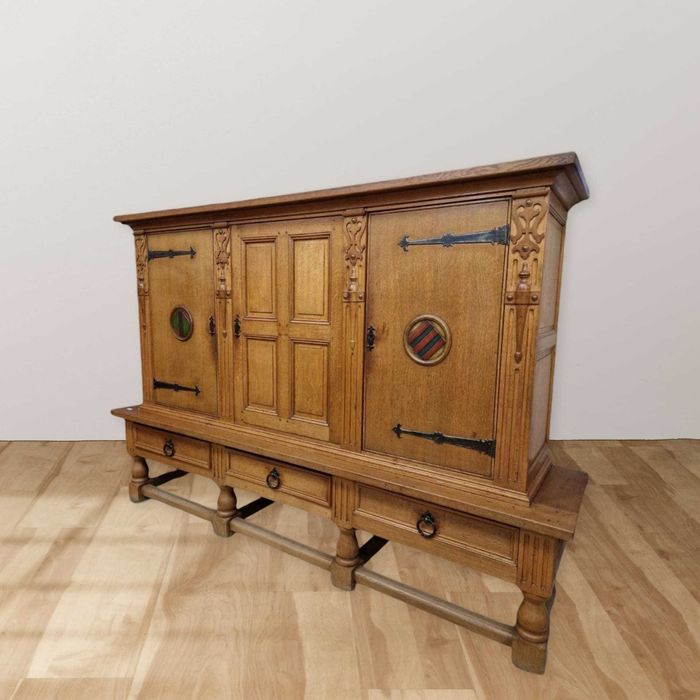 Голям контрабюфет дресоар на две части от дъбов масив