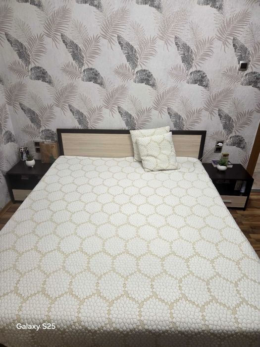 Спален комплект с матрак като нов