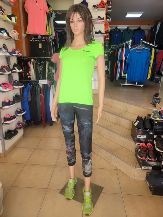 Манекенки два броя с перука